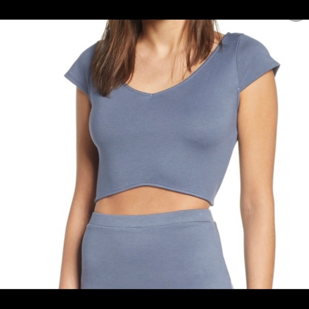 Leith curved hem crop top